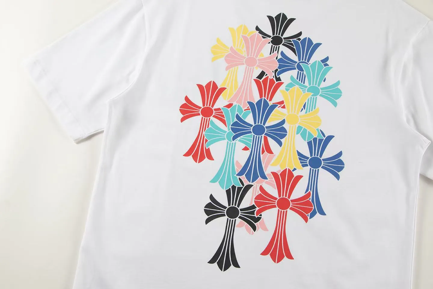 🅿️160 Style: 2025 new Croix Heart short-sleeved T-shirt Material: High version 300g double yarn combed cotton Size: S～XL Color: White Style number: Z005